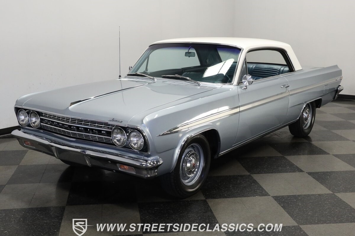 Oldsmobile-Cutlass-1963-Coupe-17
