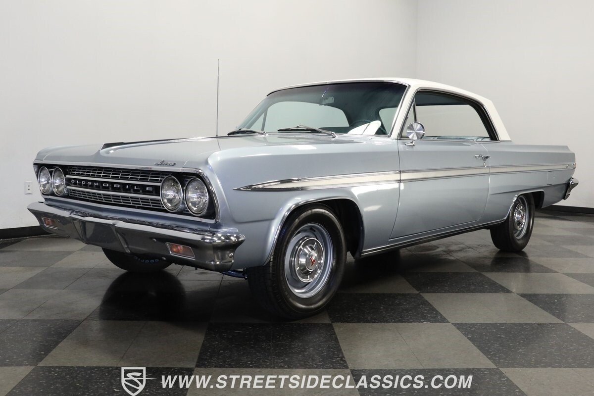 Oldsmobile-Cutlass-1963-Coupe-20
