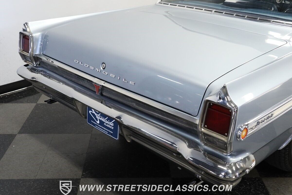 Oldsmobile-Cutlass-1963-Coupe-23