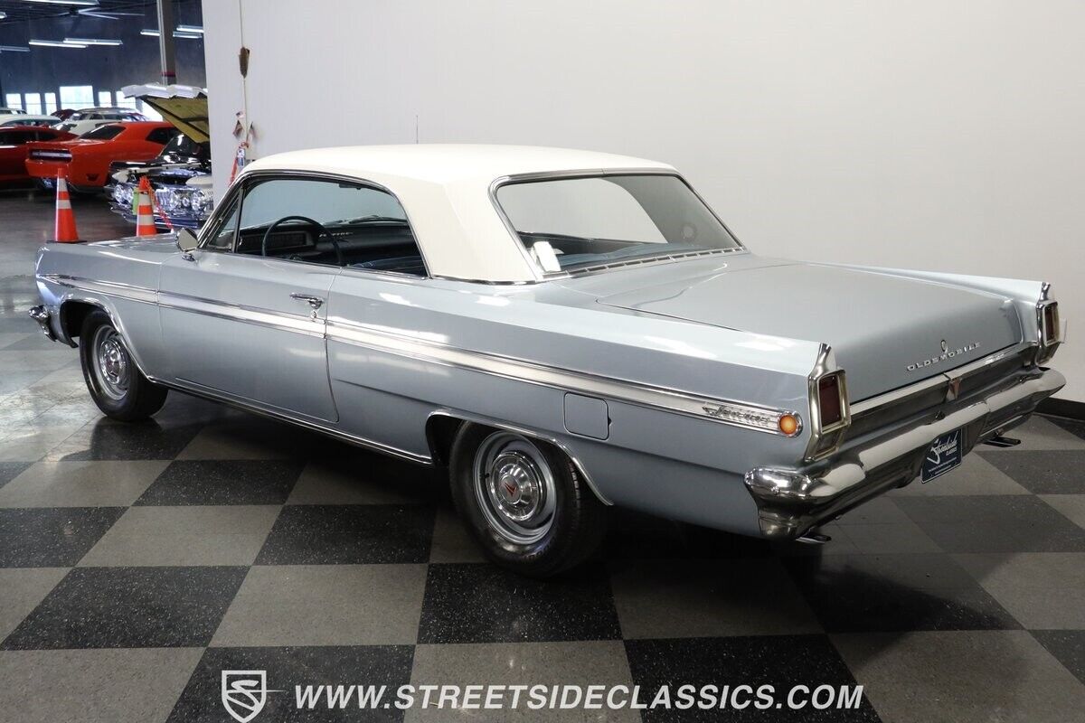Oldsmobile-Cutlass-1963-Coupe-6