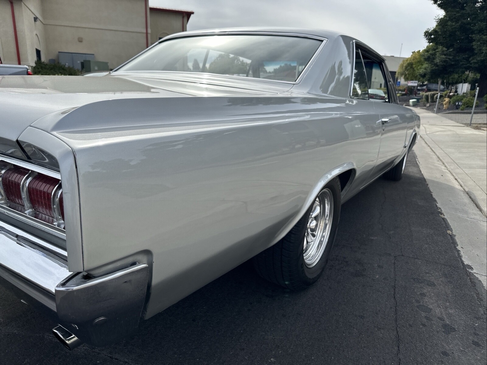 Oldsmobile-Cutlass-1964-10