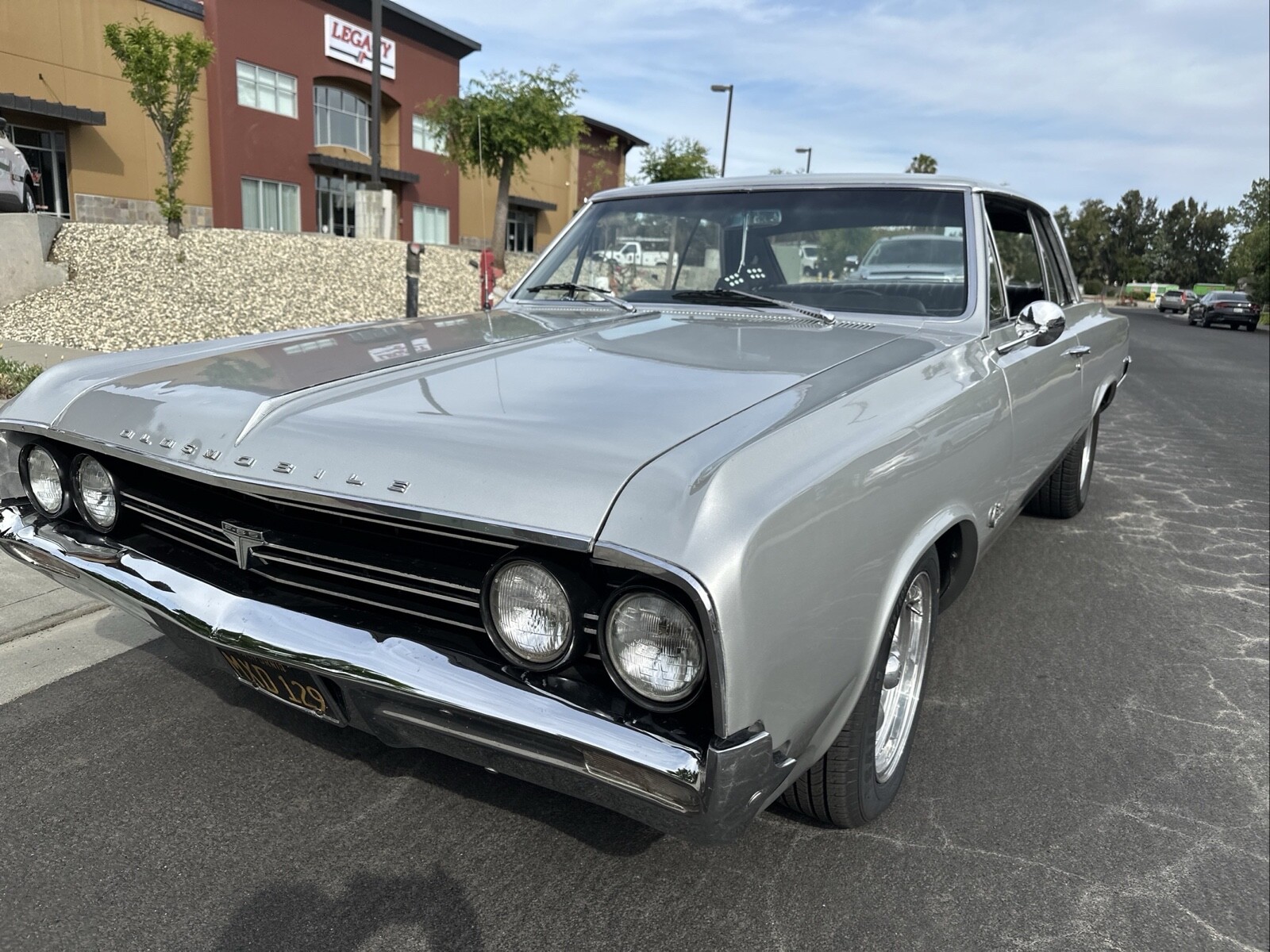 Oldsmobile-Cutlass-1964-2