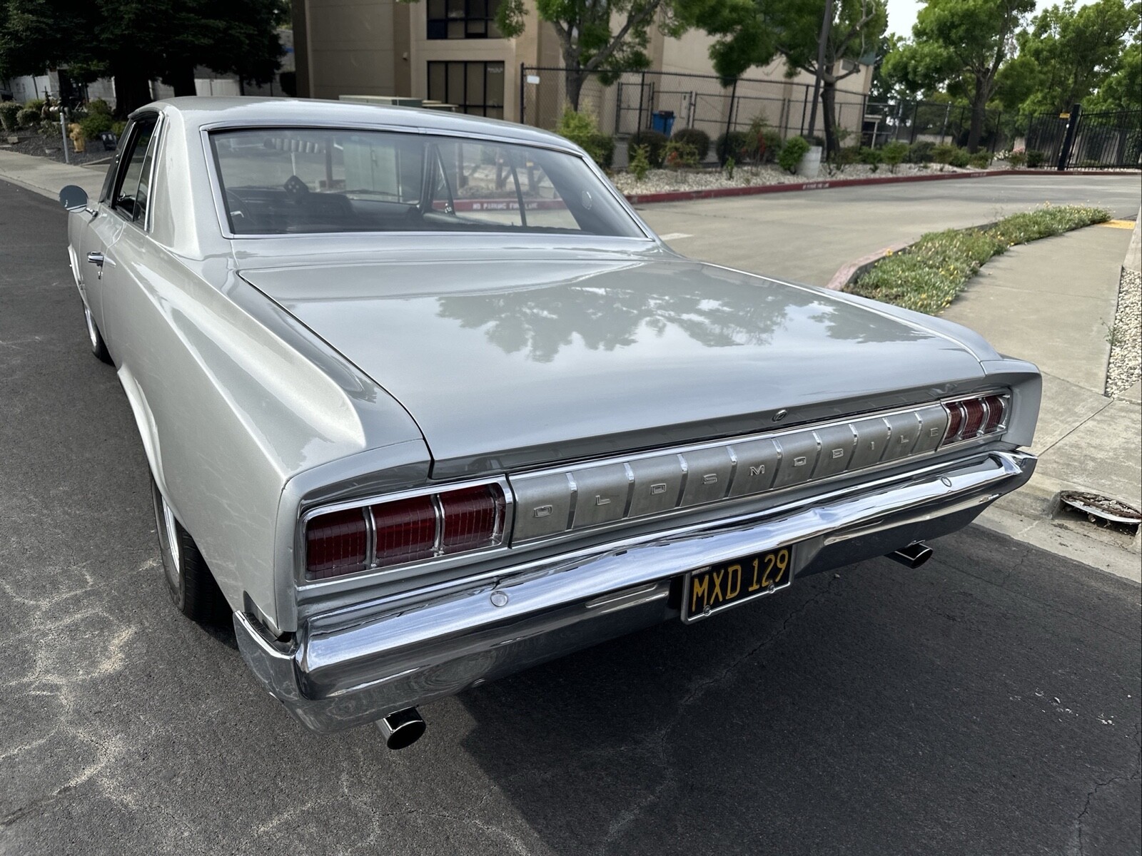 Oldsmobile-Cutlass-1964-4