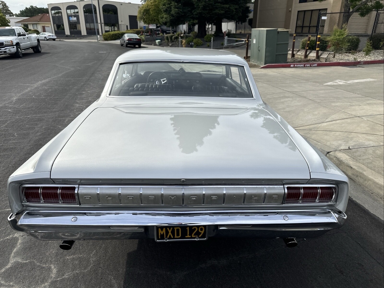 Oldsmobile-Cutlass-1964-5
