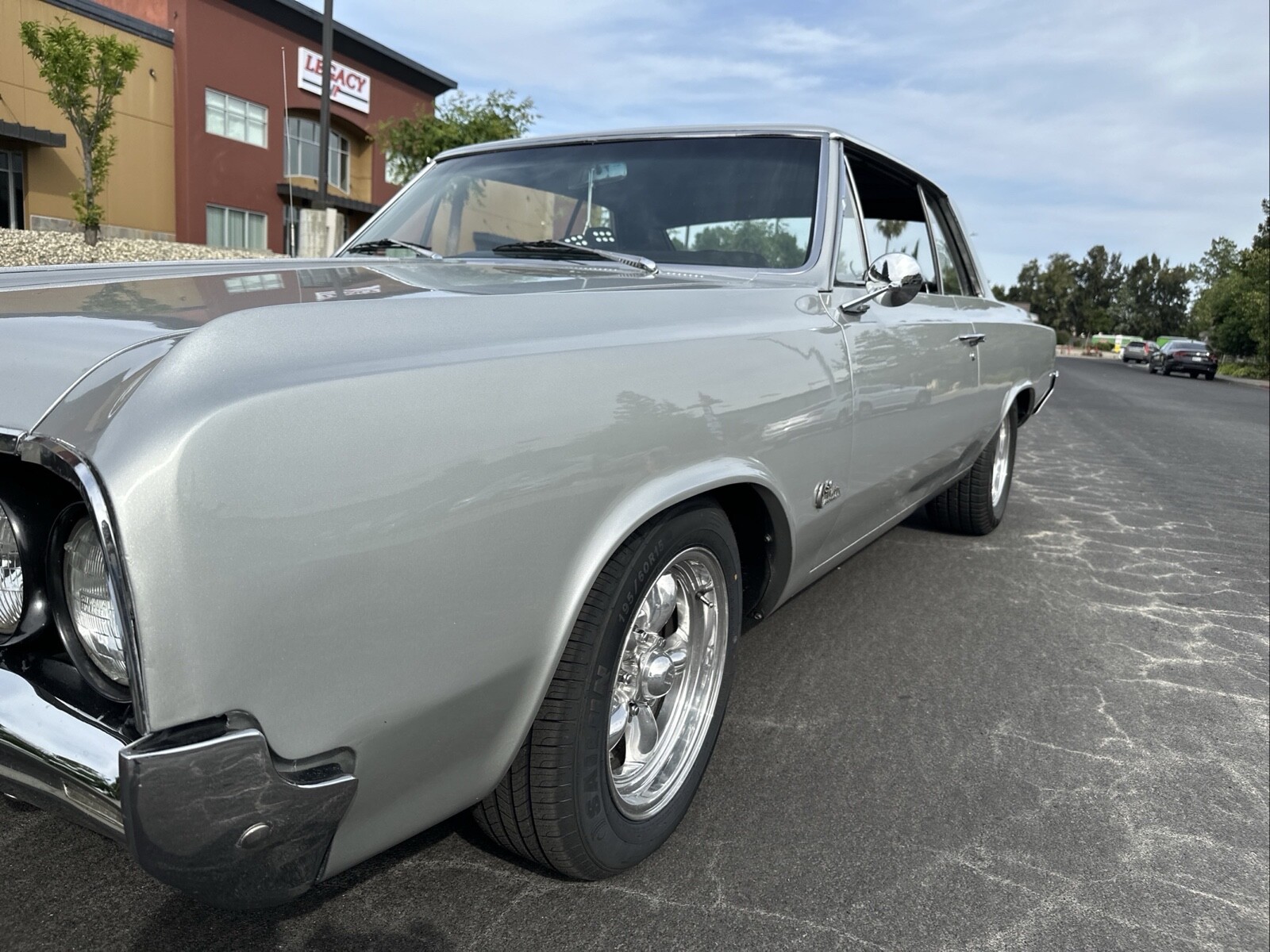 Oldsmobile-Cutlass-1964-8