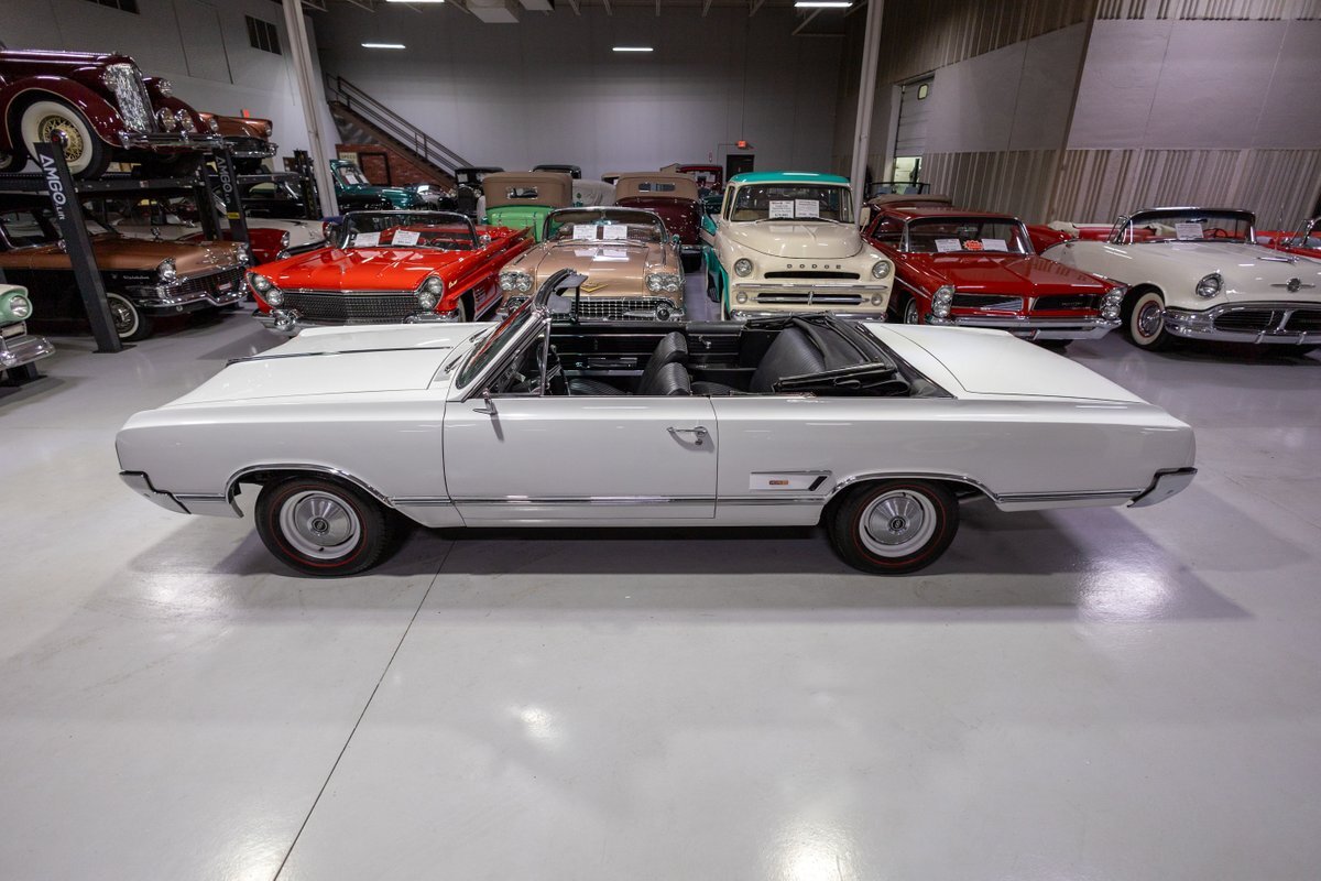 Oldsmobile-Cutlass-1965-Convertible-11