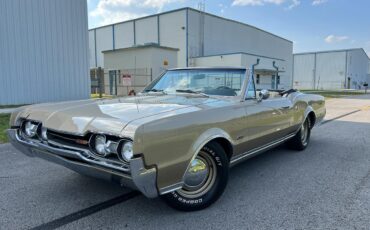 Oldsmobile-Cutlass-1967-Convertible-10