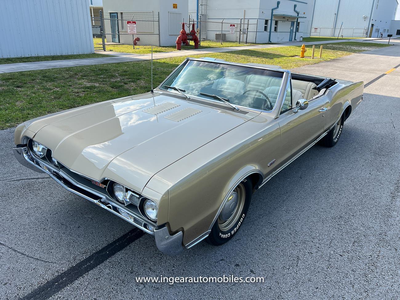 Oldsmobile-Cutlass-1967-Convertible-11