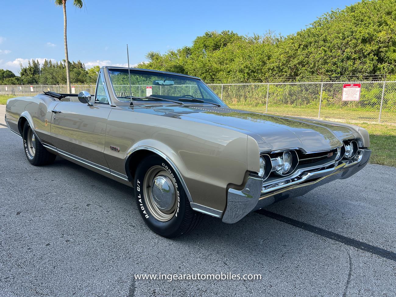 Oldsmobile-Cutlass-1967-Convertible-14