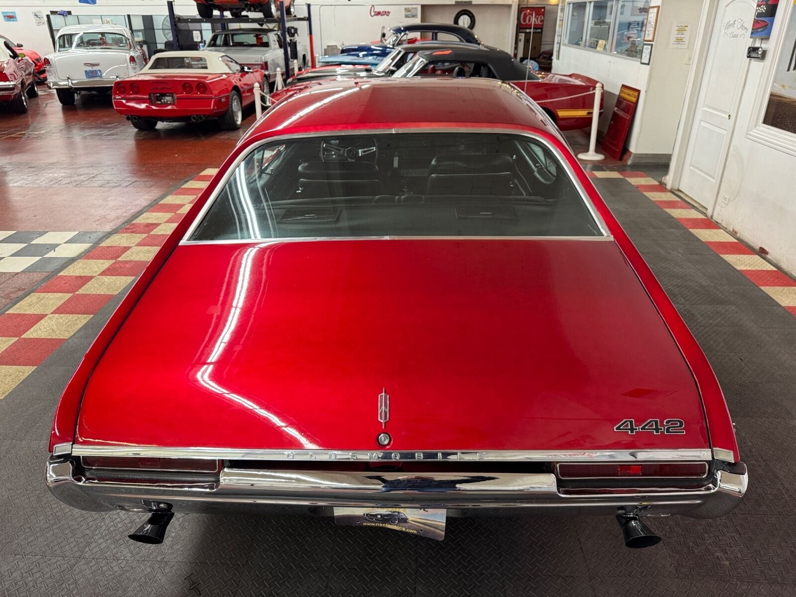Oldsmobile-Cutlass-1968-2-Door-11