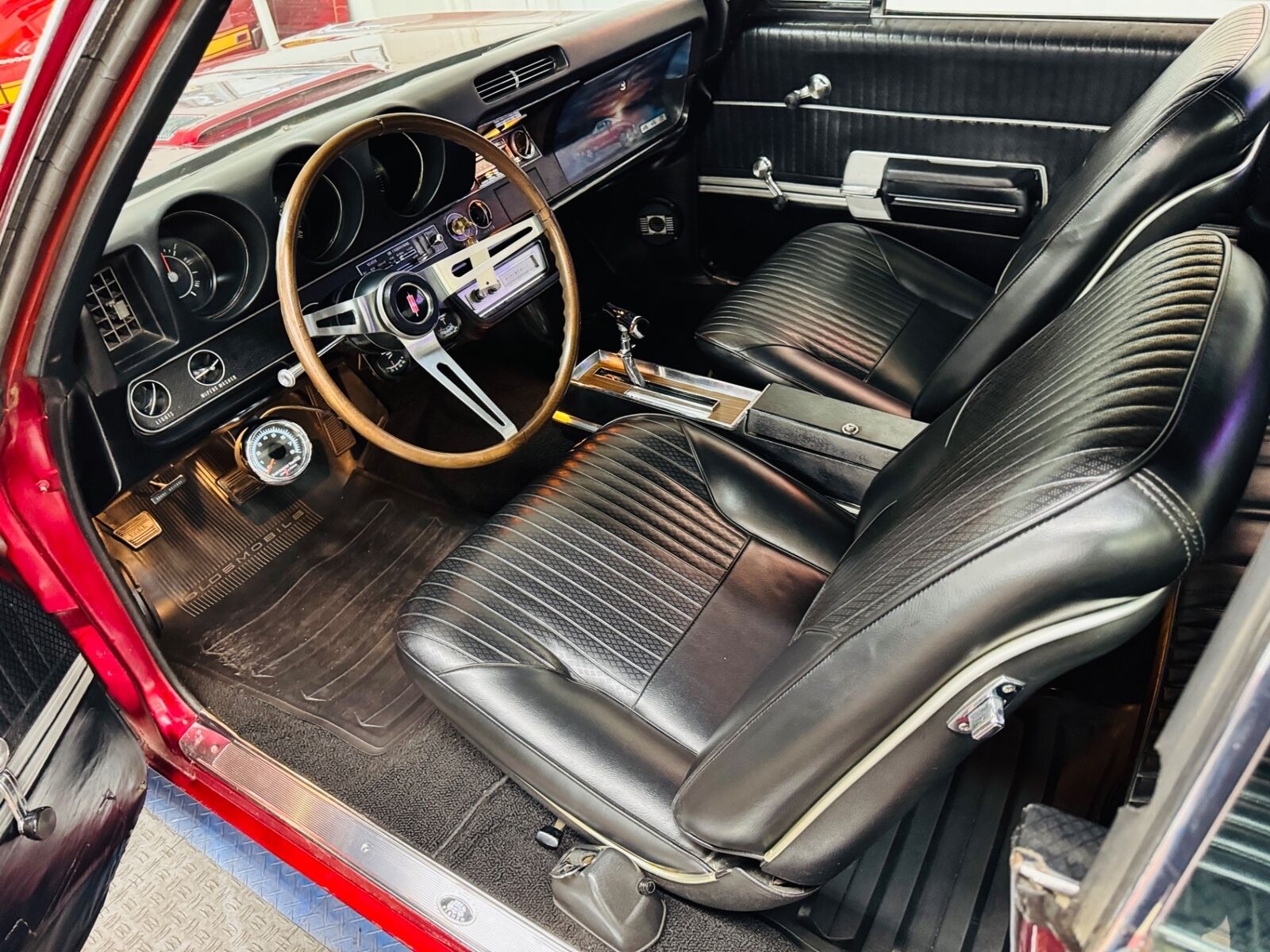 Oldsmobile-Cutlass-1968-2-Door-15
