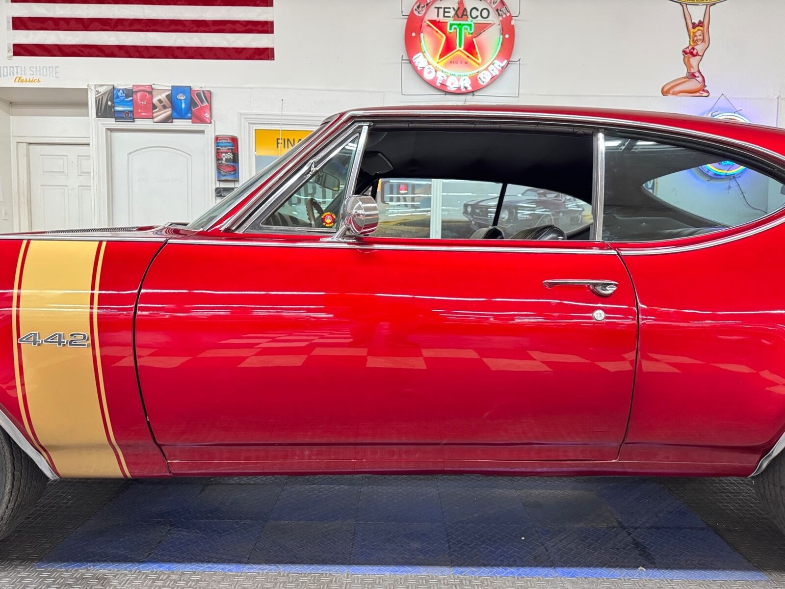 Oldsmobile-Cutlass-1968-2-Door-17