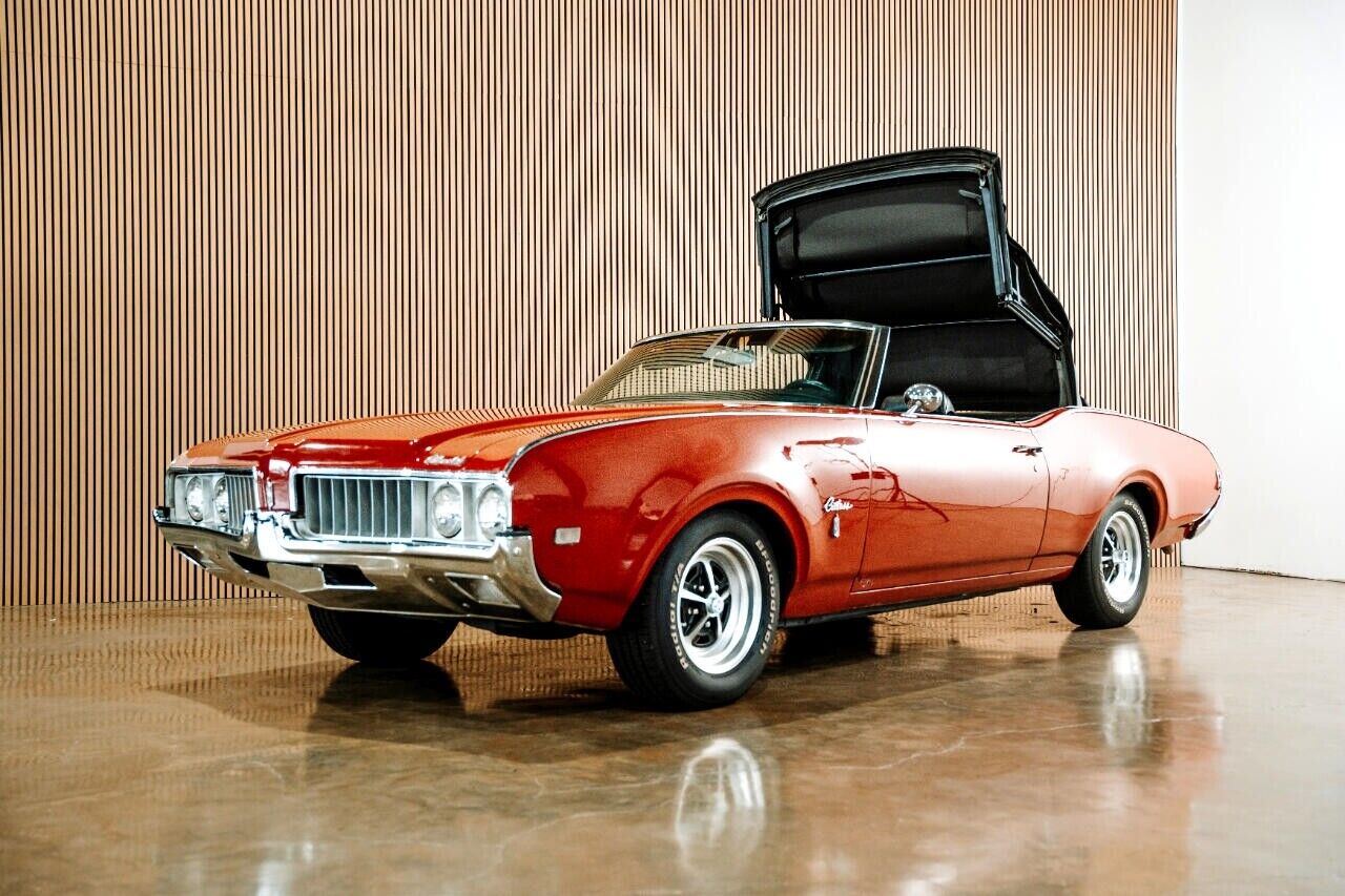 Oldsmobile-Cutlass-1969-Classic-Car-11