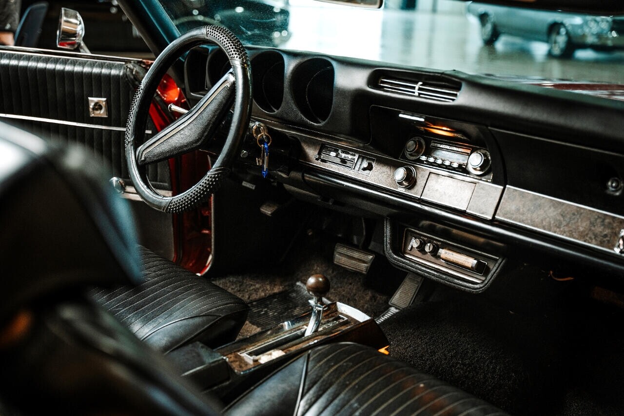 Oldsmobile-Cutlass-1969-Classic-Car-13