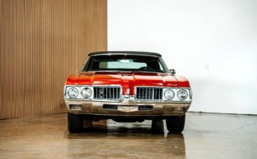 Oldsmobile-Cutlass-1969-Classic-Car-2