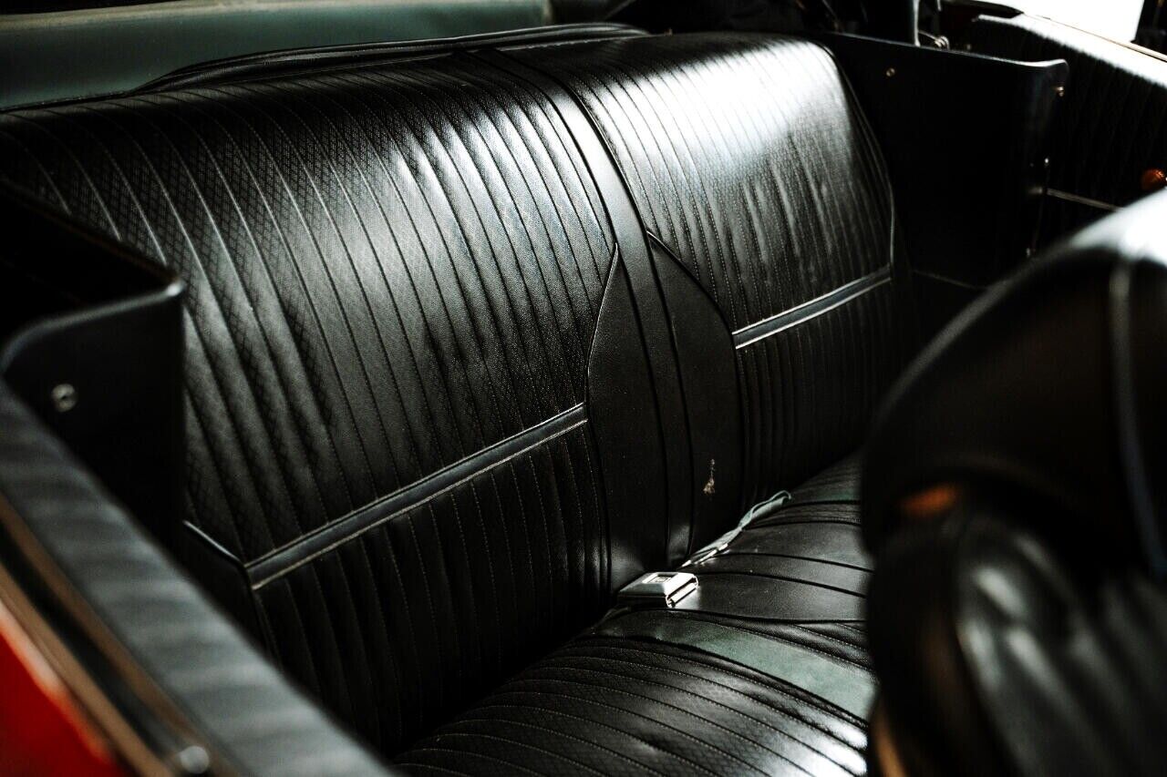 Oldsmobile-Cutlass-1969-Classic-Car-23