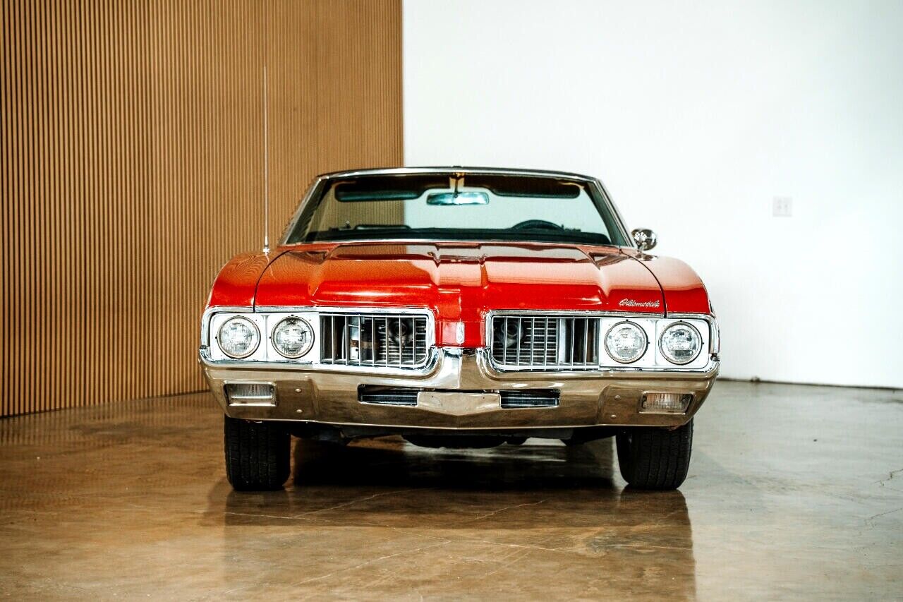 Oldsmobile-Cutlass-1969-Classic-Car-25