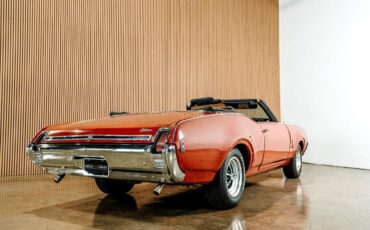 Oldsmobile-Cutlass-1969-Classic-Car-28
