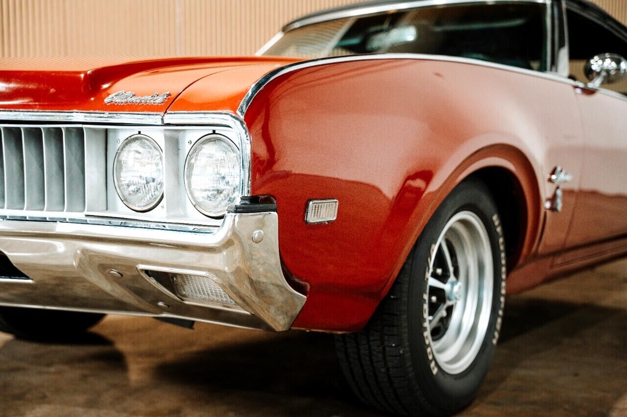 Oldsmobile-Cutlass-1969-Classic-Car-3