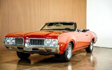 Oldsmobile-Cutlass-1969-Classic-Car