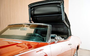 Oldsmobile-Cutlass-1969-Classic-Car-9