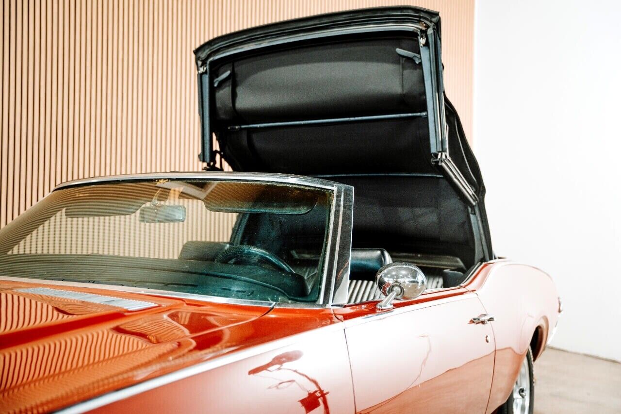 Oldsmobile-Cutlass-1969-Classic-Car-9