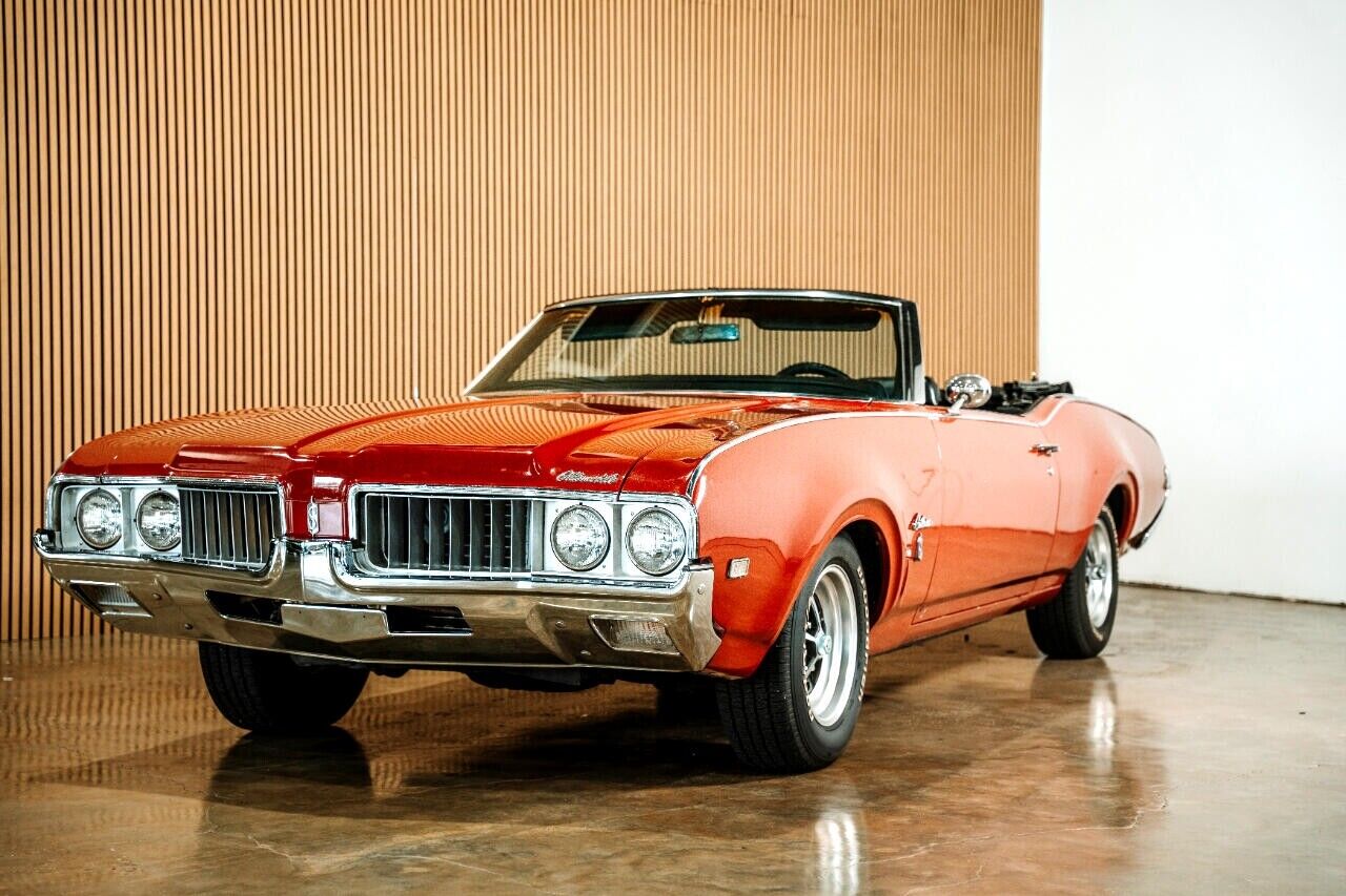 Oldsmobile Cutlass 1969 Classic Car