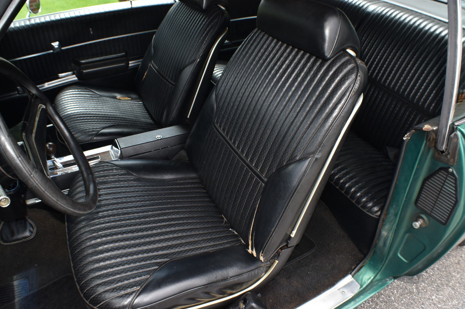 Oldsmobile-Cutlass-1969-Coupe-22