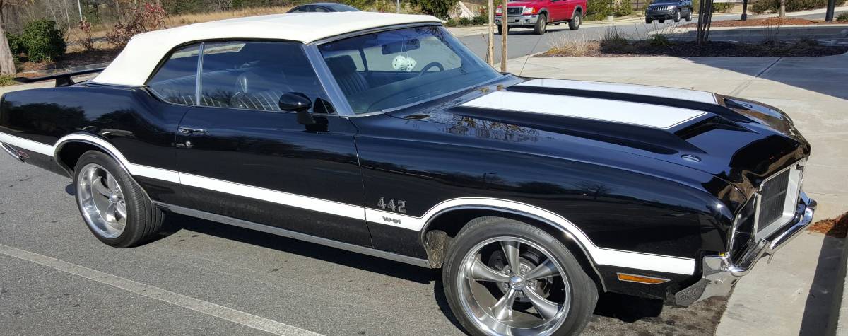 Oldsmobile-Cutlass-1971-black-13