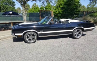 Oldsmobile Cutlass  1971 black