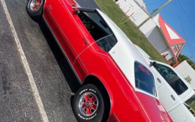 Oldsmobile Cutlass  1972 red