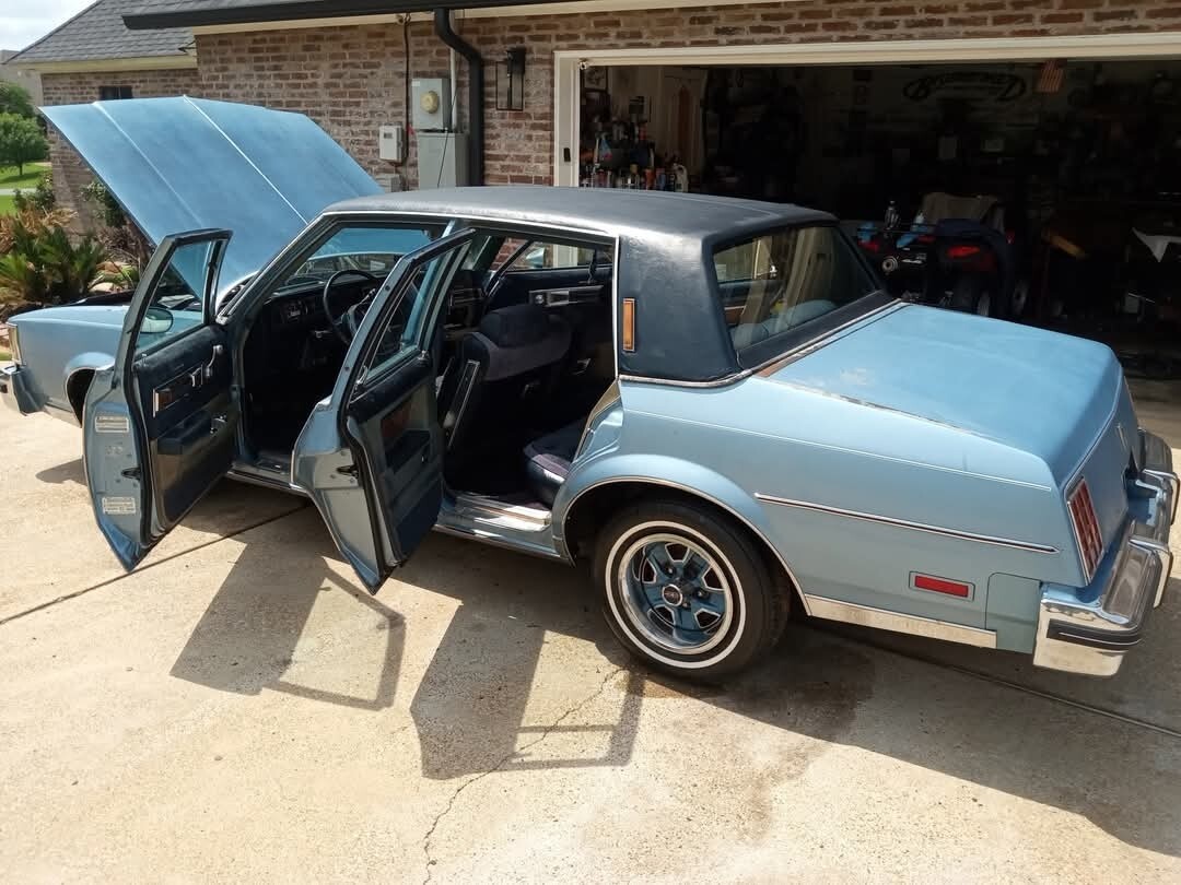 Oldsmobile-Cutlass-1981-3