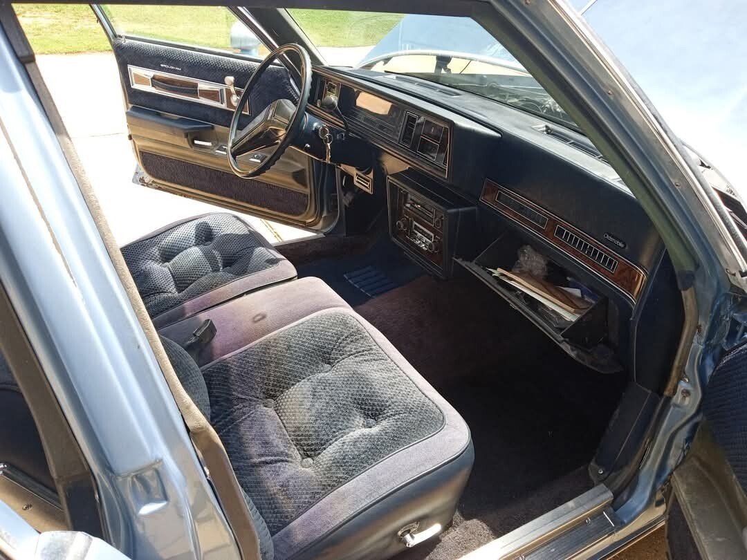 Oldsmobile-Cutlass-1981-5