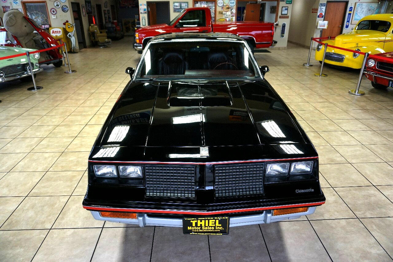 Oldsmobile-Cutlass-1983-Classic-Car-14