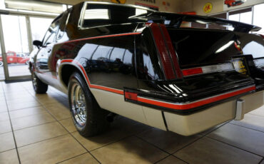 Oldsmobile-Cutlass-1983-Classic-Car-18