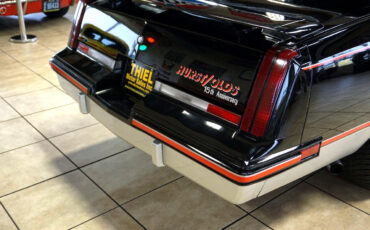 Oldsmobile-Cutlass-1983-Classic-Car-21