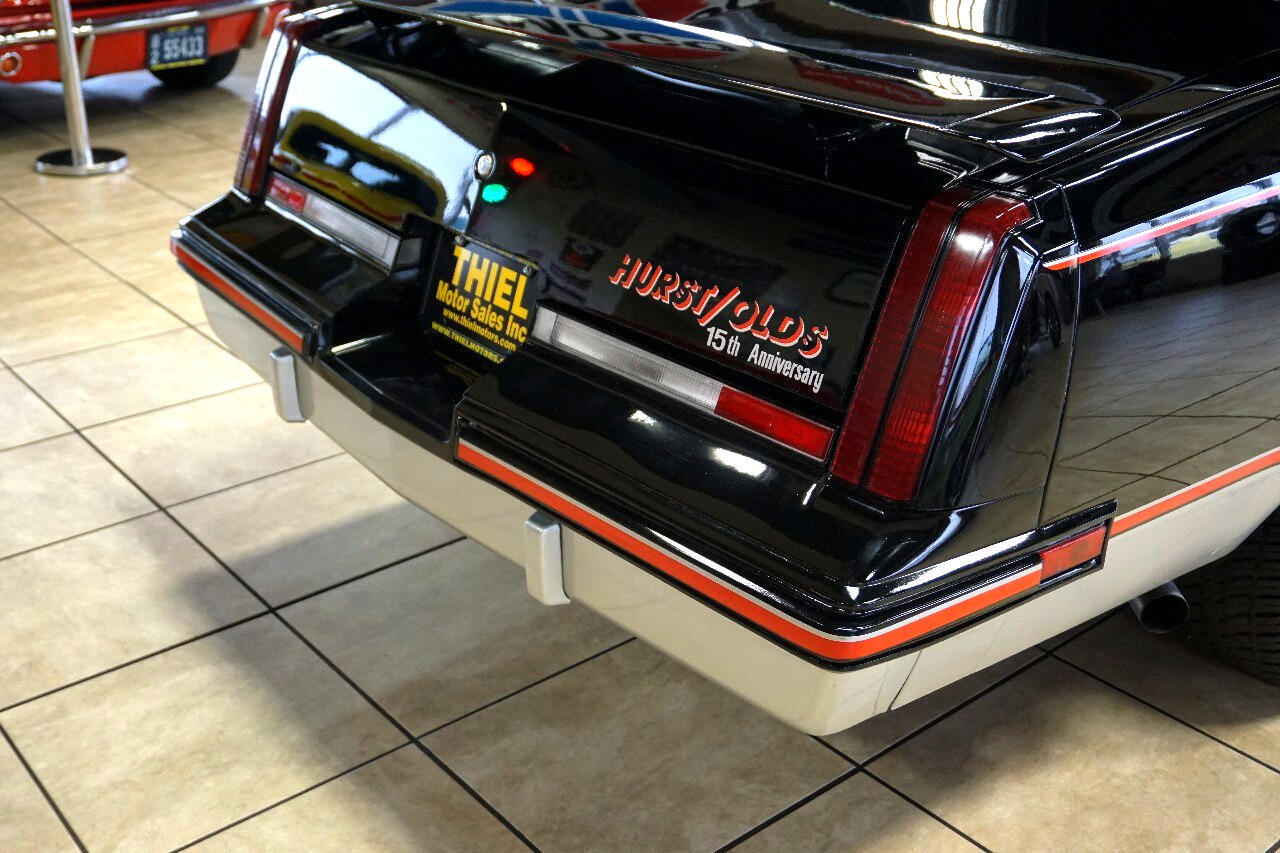 Oldsmobile-Cutlass-1983-Classic-Car-21