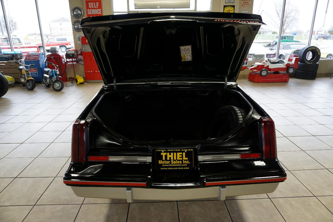 Oldsmobile-Cutlass-1983-Classic-Car-32