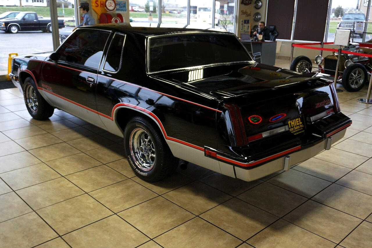 Oldsmobile-Cutlass-1983-Classic-Car-5