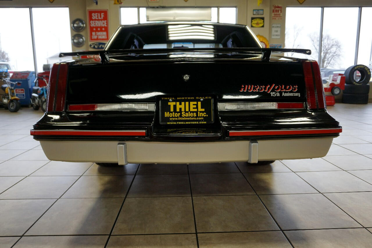 Oldsmobile-Cutlass-1983-Classic-Car-8