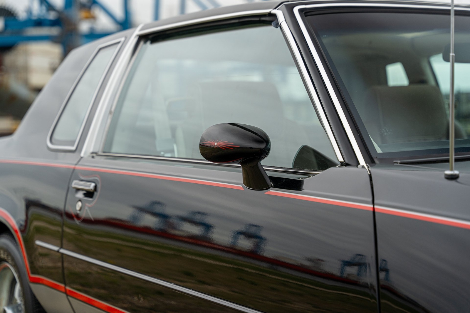 Oldsmobile-Cutlass-1983-Coupe-10