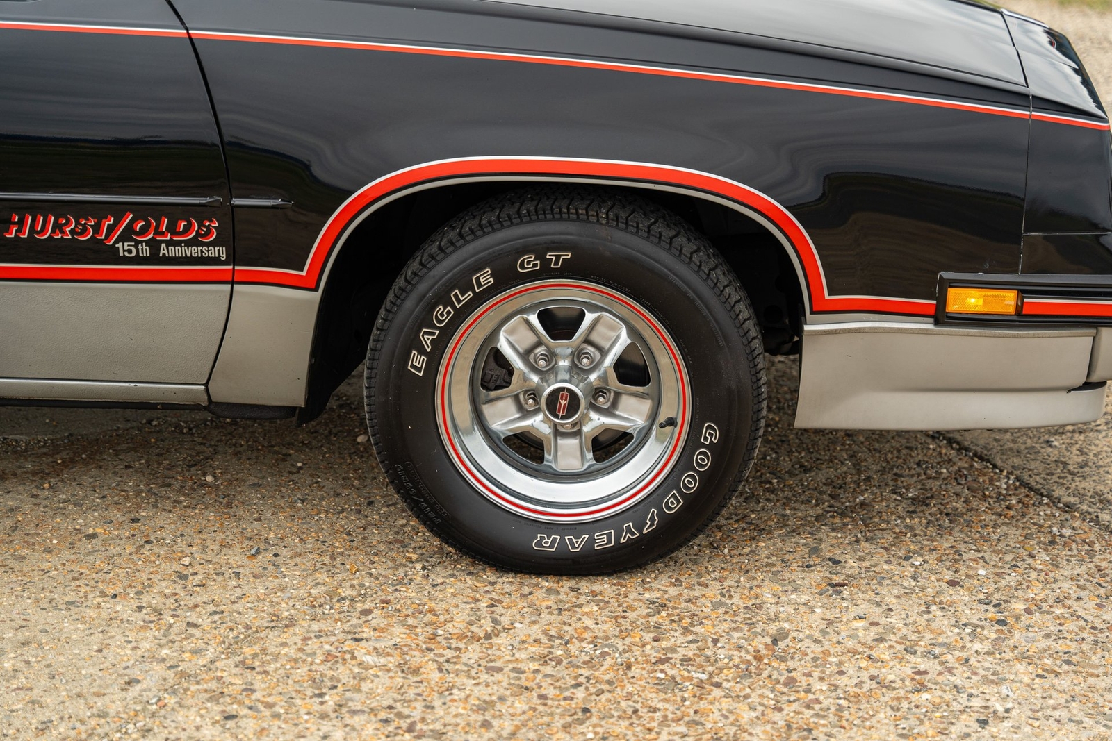 Oldsmobile-Cutlass-1983-Coupe-11