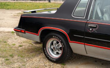 Oldsmobile-Cutlass-1983-Coupe-12