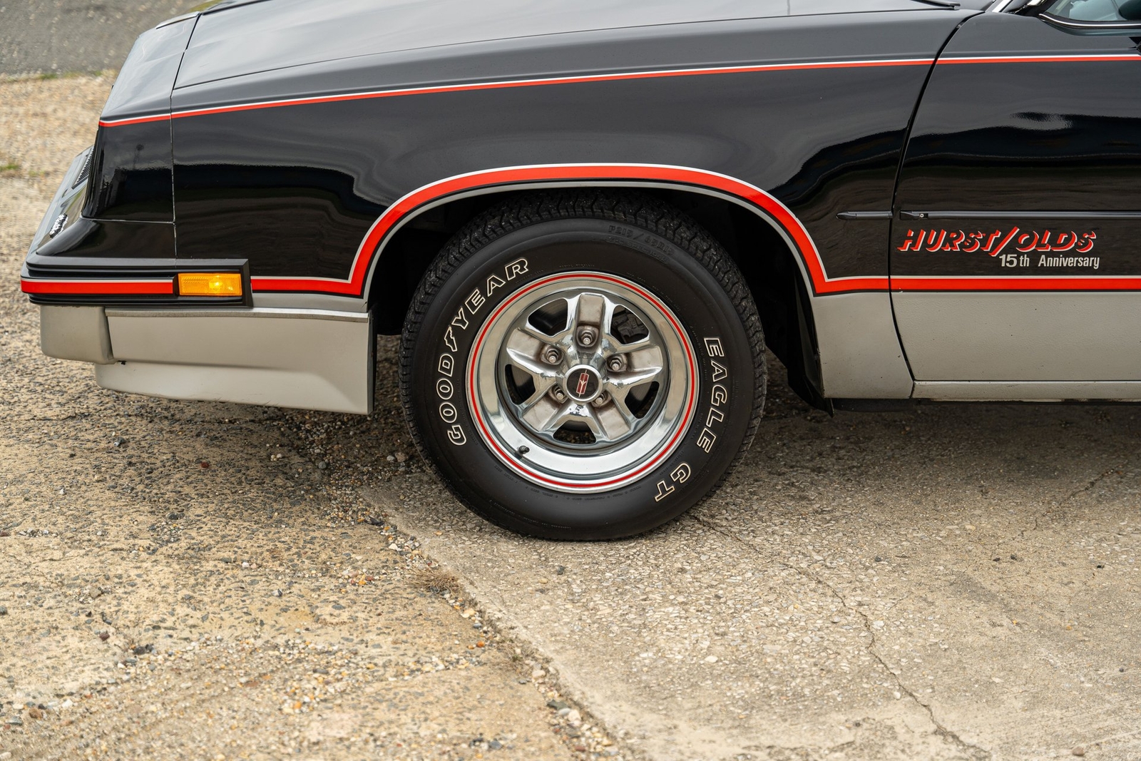 Oldsmobile-Cutlass-1983-Coupe-17