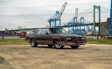 Oldsmobile-Cutlass-1983-Coupe-2
