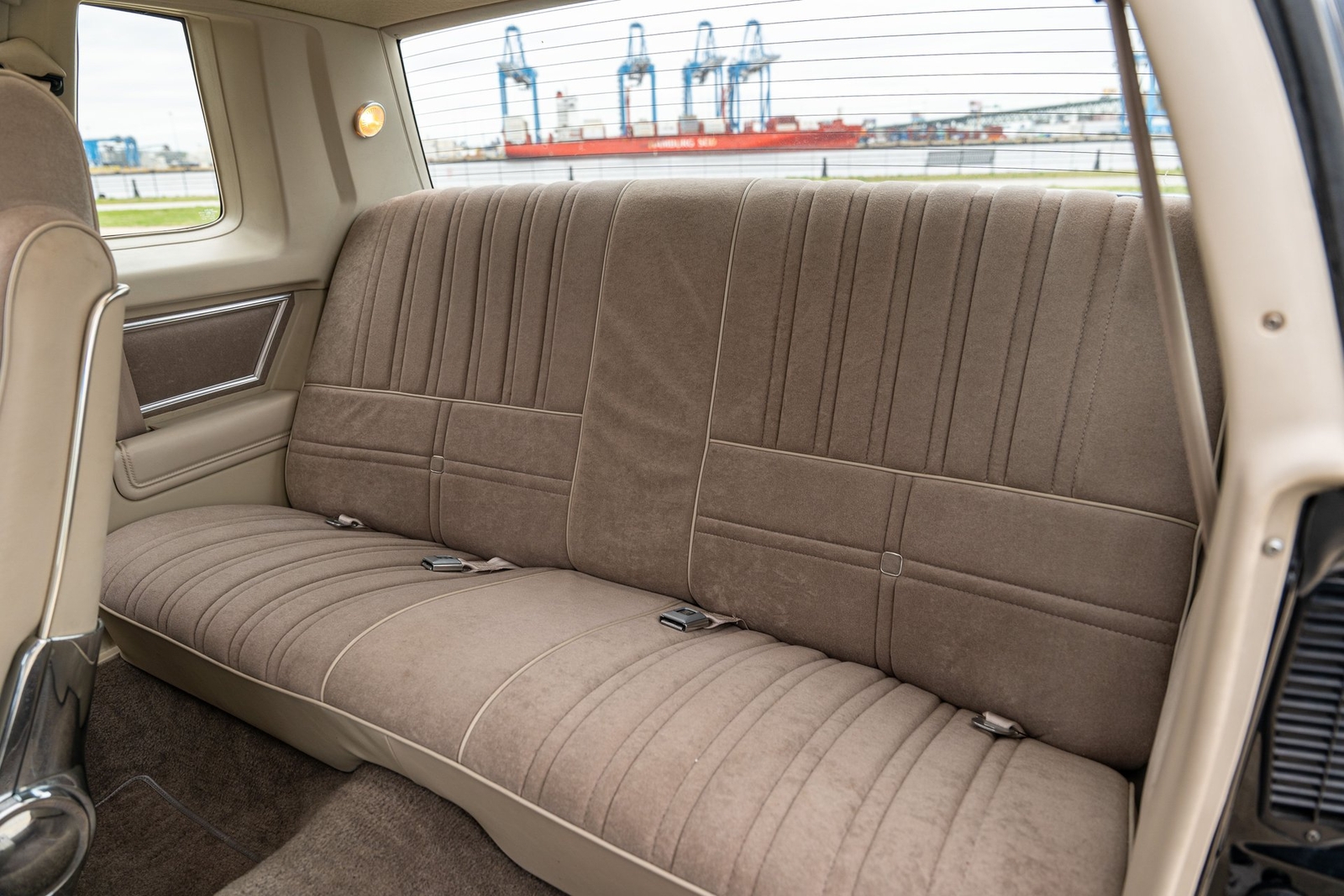 Oldsmobile-Cutlass-1983-Coupe-22