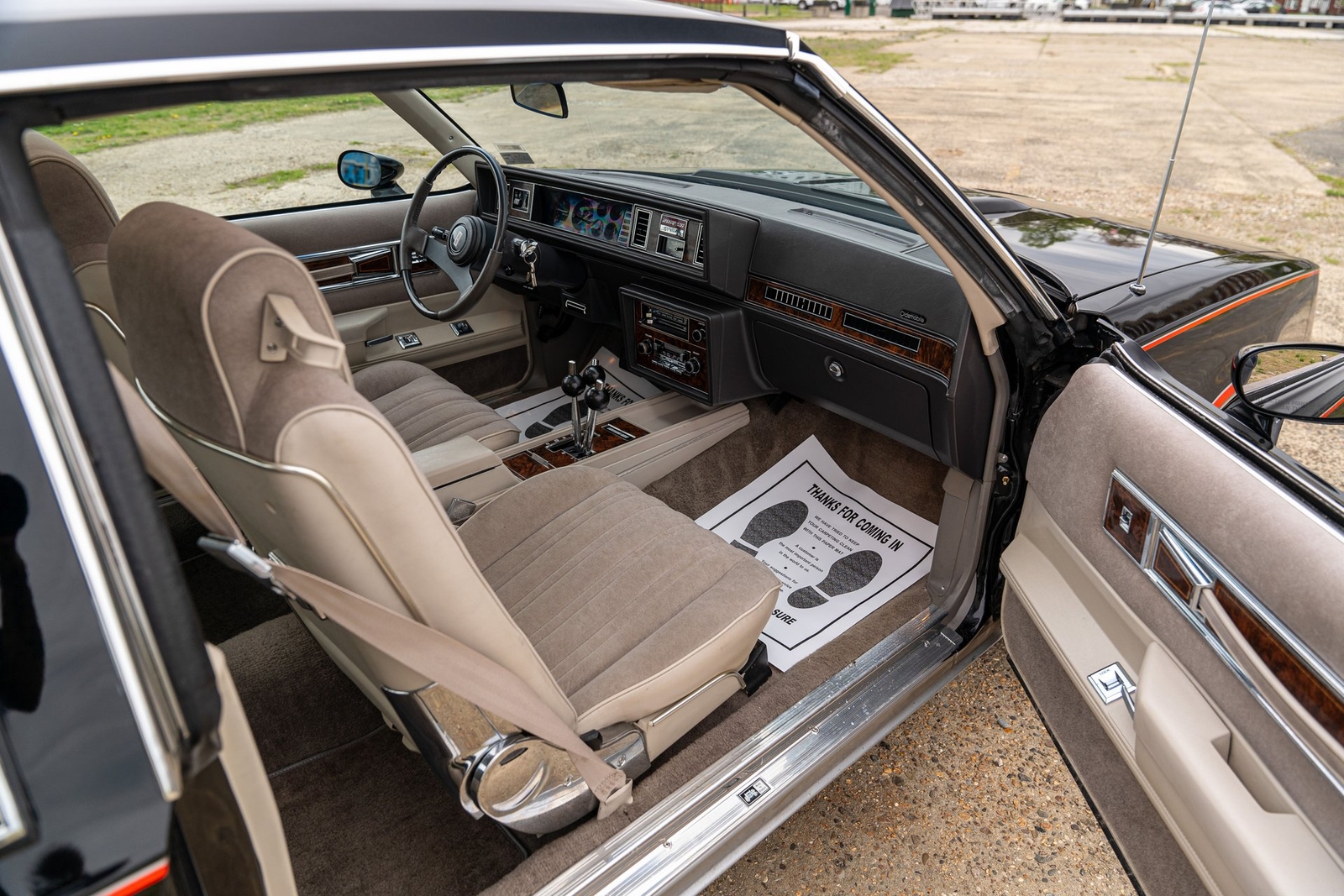 Oldsmobile-Cutlass-1983-Coupe-30