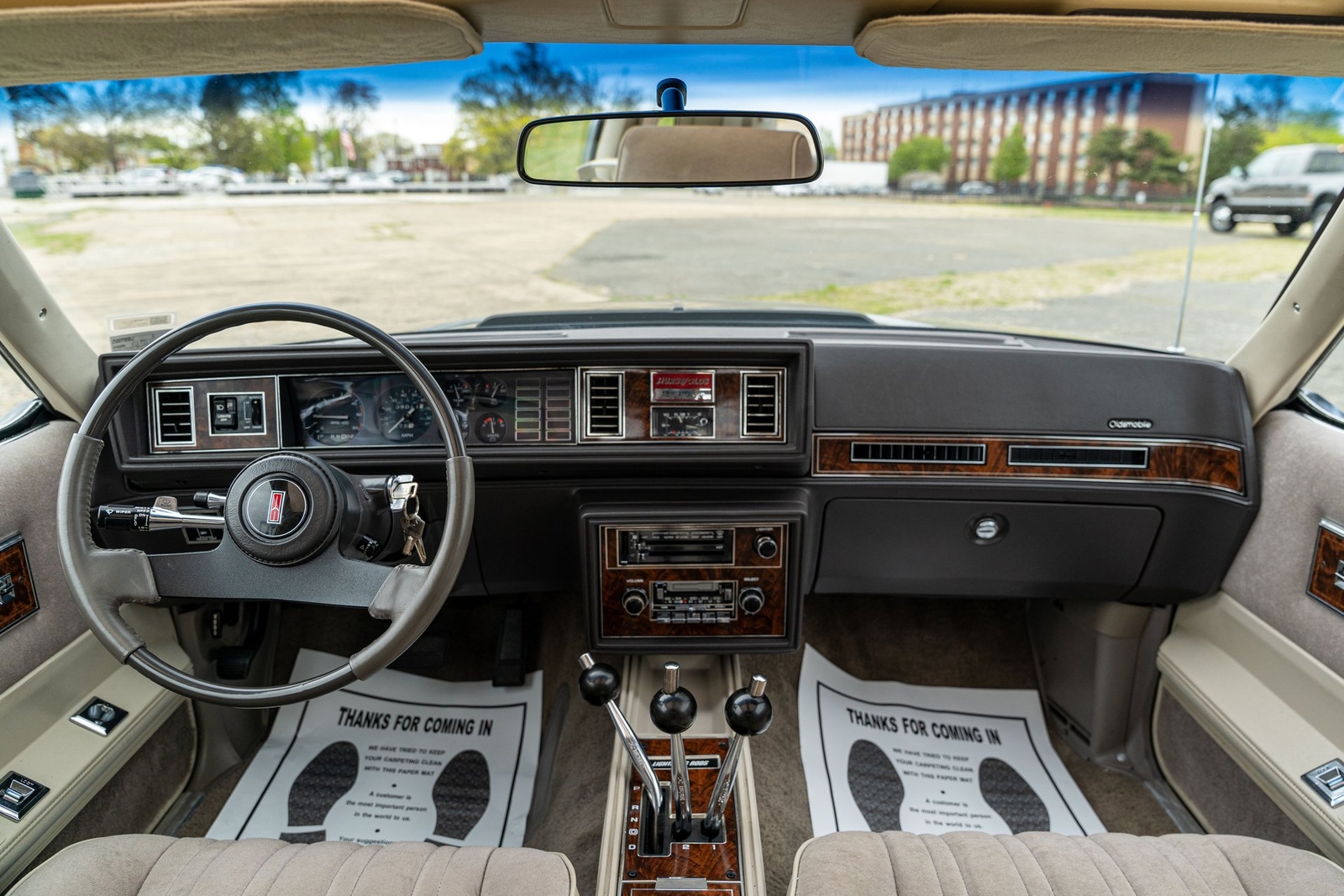 Oldsmobile-Cutlass-1983-Coupe-33
