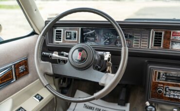 Oldsmobile-Cutlass-1983-Coupe-35