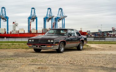 Oldsmobile-Cutlass-1983-Coupe-5